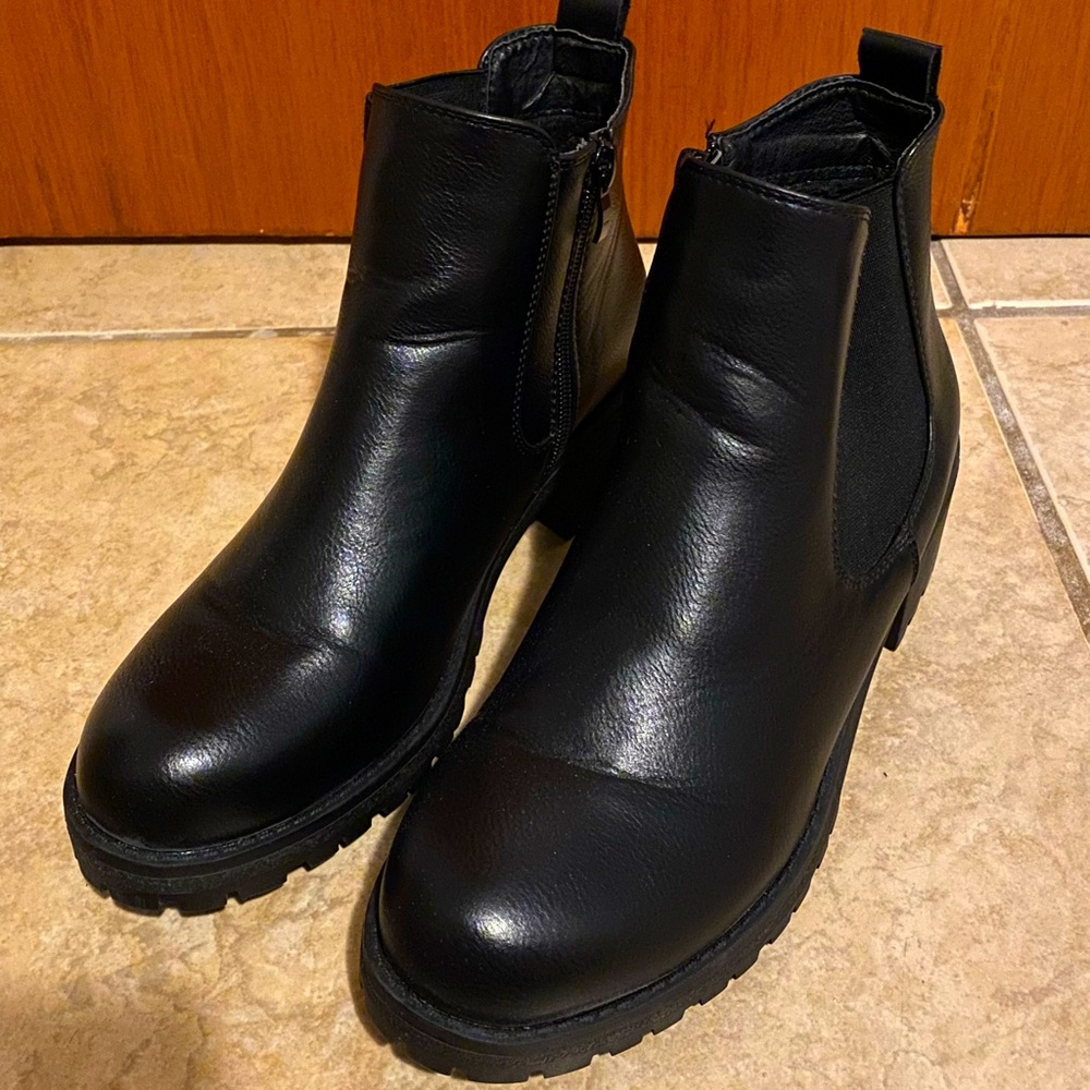 Ankle black boots